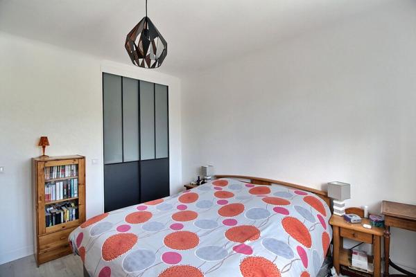 Maison familiale lumineuse 183 m² au sol sur terrain paysagé de 522 m²  avec espace jacuzzi