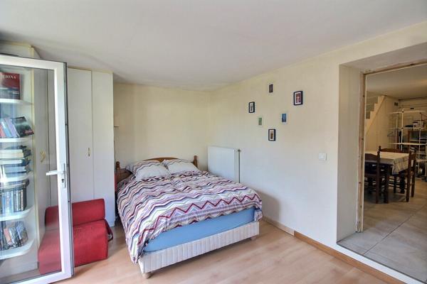 Maison familiale lumineuse 183 m² au sol sur terrain paysagé de 522 m²  avec espace jacuzzi