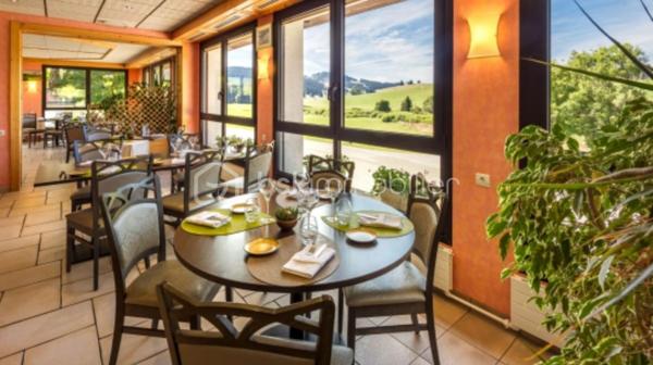 Local commercial de 2 000 m²