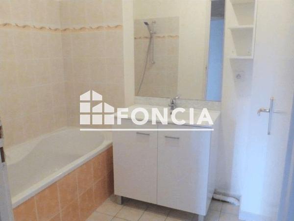 Location Appartement 3 pièces 67 m² - 26/28/30 RUE ELISEE RECLUS Roanne 42300