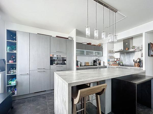 Appartement Suresnes 3 pièce(s) 69 m2