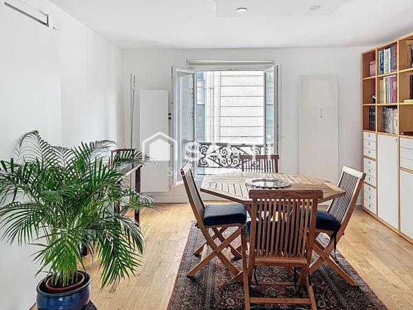 Dernier étage – lumineux – 1 min à pied du métro Barbès, 7 min du square Louis-Michel