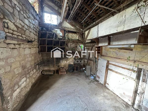 Maison familiale à rénover dans la belle ville de CHINON