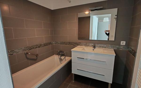 Appartement à louer    3 pièces •  Les Angles