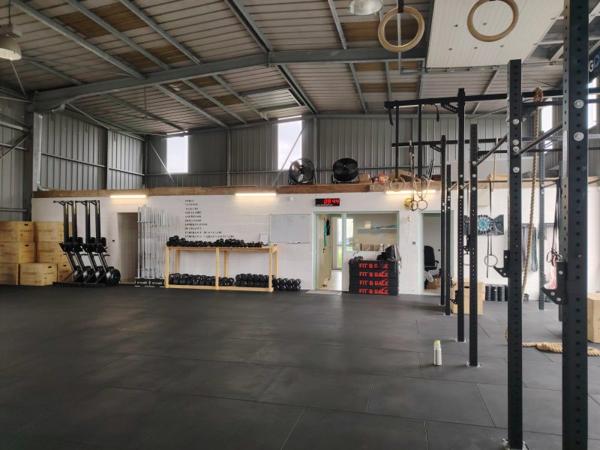 Location / Local Industriel / Bâtiment à Lesneven (29260)
