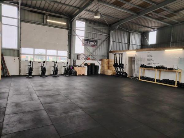 Location / Local Industriel / Bâtiment à Lesneven (29260)