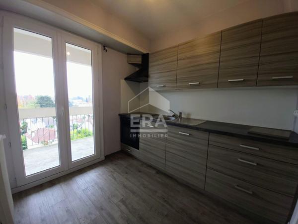 PAU : Charmant T2 dernier étage avec vue imprenable