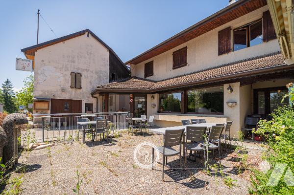 HÔTEL/RESTAURANT - CLARAFOND-ARCINE - environ 371 m²