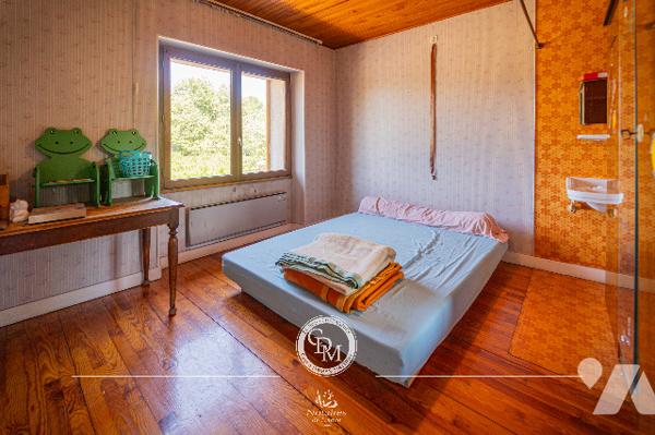 HÔTEL/RESTAURANT - CLARAFOND-ARCINE - environ 371 m²