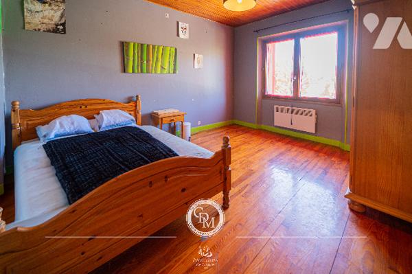 HÔTEL/RESTAURANT - CLARAFOND-ARCINE - environ 371 m²