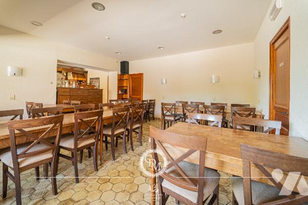 HÔTEL/RESTAURANT - CLARAFOND-ARCINE - environ 371 m²
