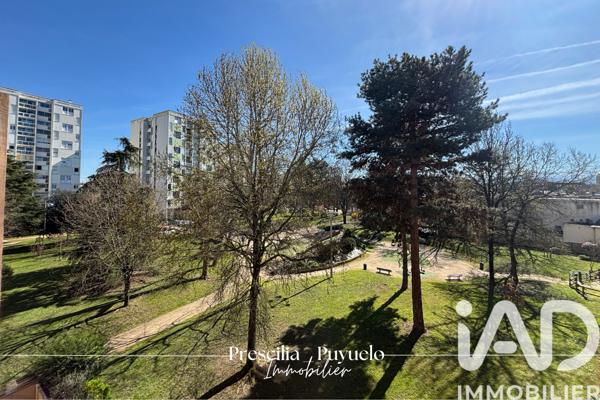 Location appartement 3 pièces 83 m² Tarbes