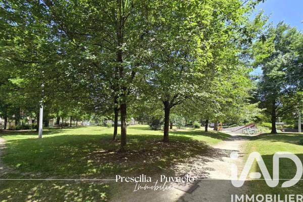 Location appartement 3 pièces 83 m² Tarbes