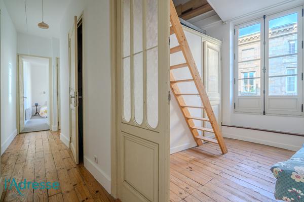 Bordeaux Saint Paul - T4 immeuble pierre au charme de l'ancien.