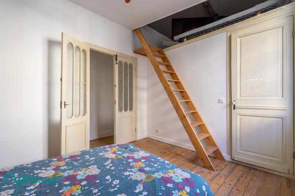 Bordeaux Saint Paul - T4 immeuble pierre au charme de l'ancien.