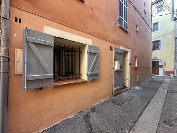 A VENDRE 83470 SAINT MAXIMIN LA SAINTE BAUME  APPARTEMENT T2 DE 30 M² RDC