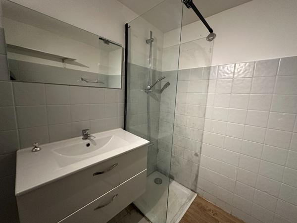 A VENDRE 83470 SAINT MAXIMIN LA SAINTE BAUME  APPARTEMENT T2 DE 30 M² RDC