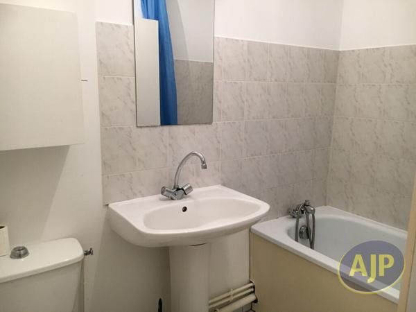 Location appartement Nantes : 506 € - AJP Immobilier Nantes Est