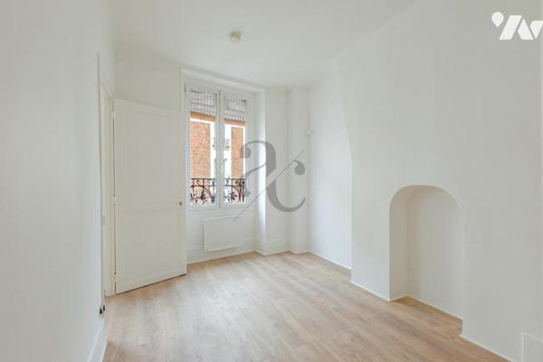 Belleville – Charmant 2 pièces, lumineux sur rue, cave incluse