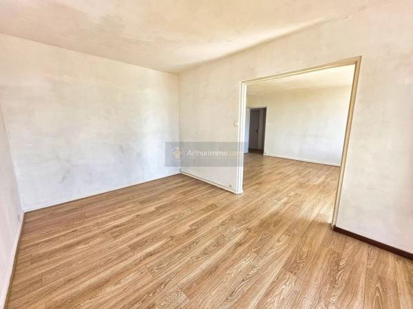 Vente                                                      Appartement
                        
                     2 pièces                      87 m2                     à Brest