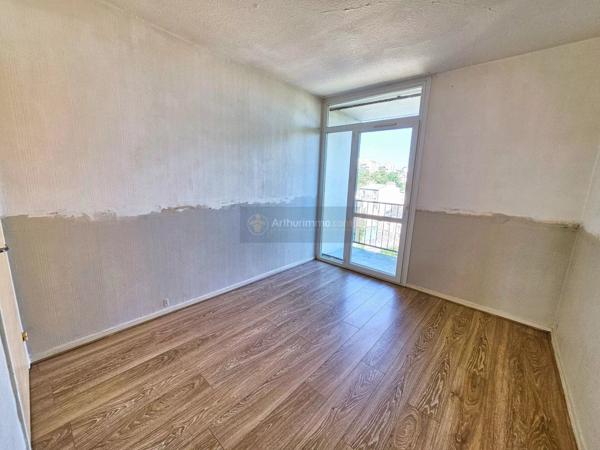 Vente                                                      Appartement
                        
                     2 pièces                      87 m2                     à Brest