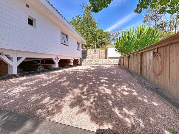 Maison à Vendre aux Adrets de l'Esterel - 3 Chambres et Piscine