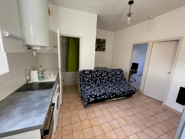 Location                                                      Appartement
                        
                     2 pièces                      33 m2                     à Niort