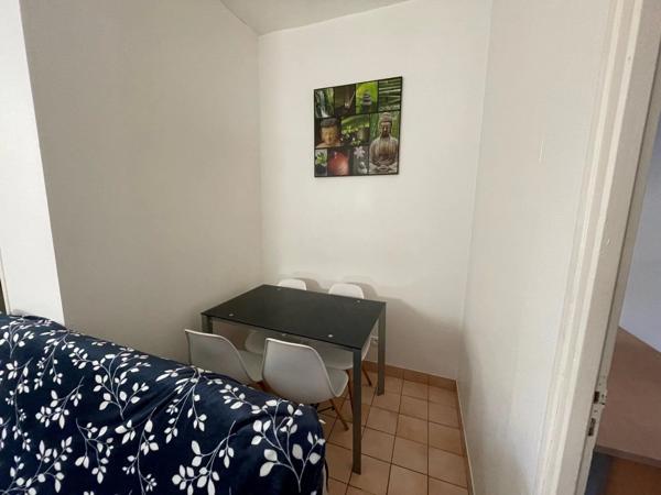 Location                                                      Appartement
                        
                     2 pièces                      33 m2                     à Niort