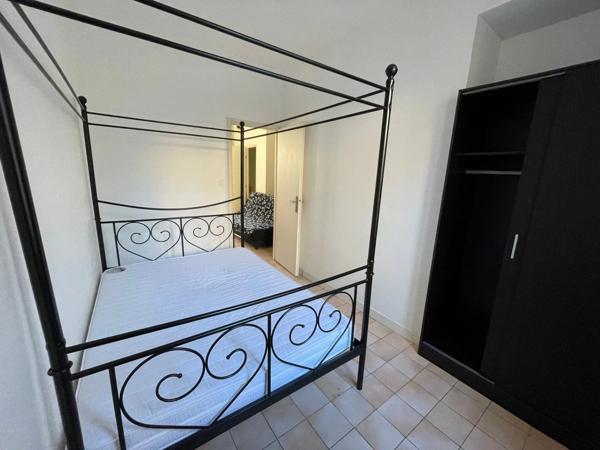 Location                                                      Appartement
                        
                     2 pièces                      33 m2                     à Niort