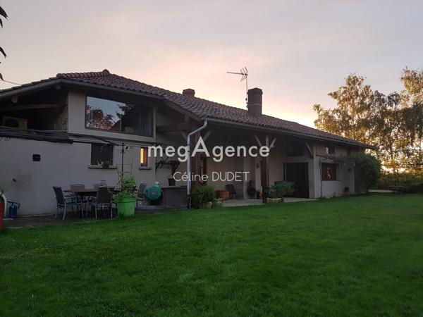 Maison à CHANOZ-CHATENAY, 01400 - 6 pièces 230m²