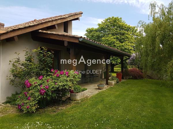 Maison à CHANOZ-CHATENAY, 01400 - 6 pièces 230m²