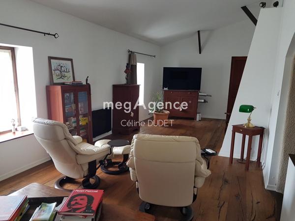 Maison à CHANOZ-CHATENAY, 01400 - 6 pièces 230m²