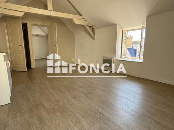 Location Appartement 2 pièces 36.13 m² - 13 PLACE DE L'HOTEL DE VILLE Chateau Du Loir 72500