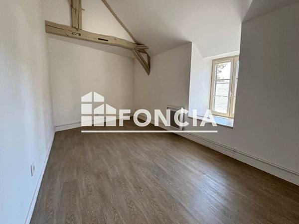 Location Appartement 2 pièces 36.13 m² - 13 PLACE DE L'HOTEL DE VILLE Chateau Du Loir 72500