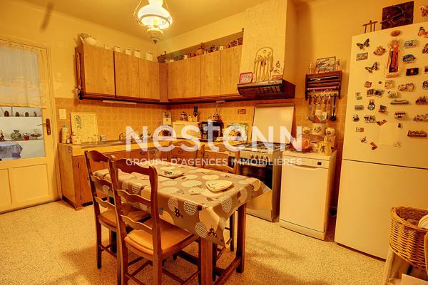 A VENDRE EN EXCLUSIVITE ! LORGUES Maison mitoyenne d'environ 115 m² sur 3 niveaux avec grand terrain de 3 500 m² ! Environnement calme