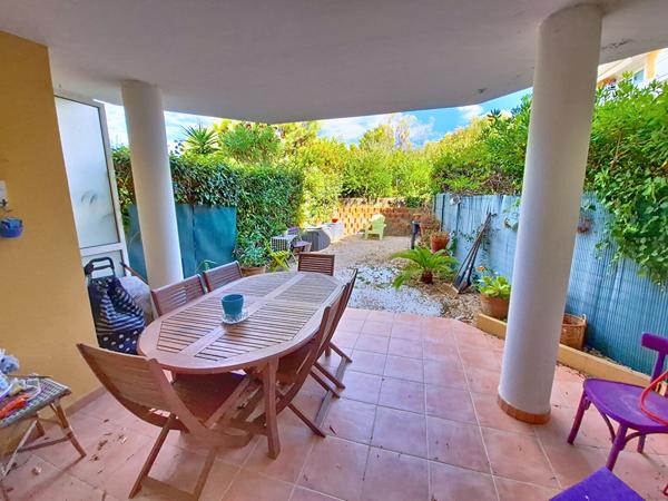 Appartement de 3 pièces à Six Fours Les Plages en rez de jardin