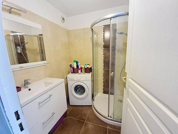 Appartement de 3 pièces à Six Fours Les Plages en rez de jardin