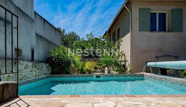 Maison 250m² terrain 544m² en restanque, Piscine, studio indépendant, sur les hauteurs avec Vue Mer.