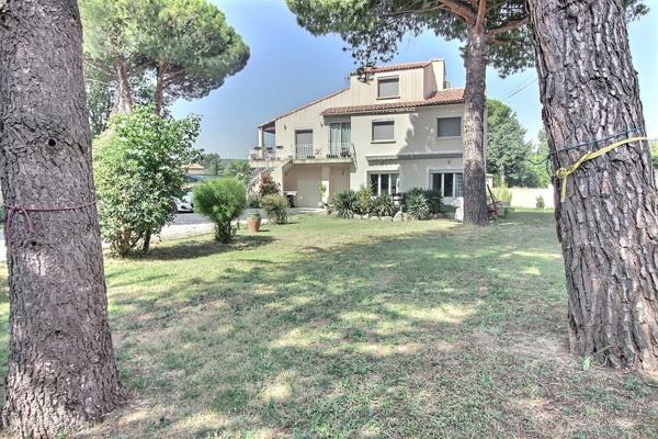 Maison Bouc Bel Air 11 pièces 182 m2 sur une parcelle de 1490 m² + piscine, terrain de pétanque, garage