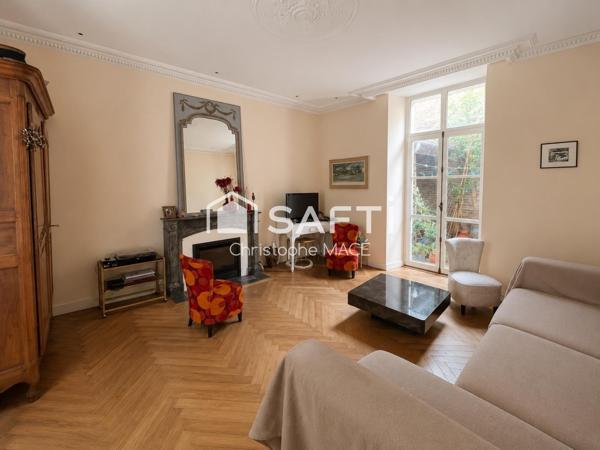 Maison de Ville   7 pièces (5 chambres) - Laval Préfecture