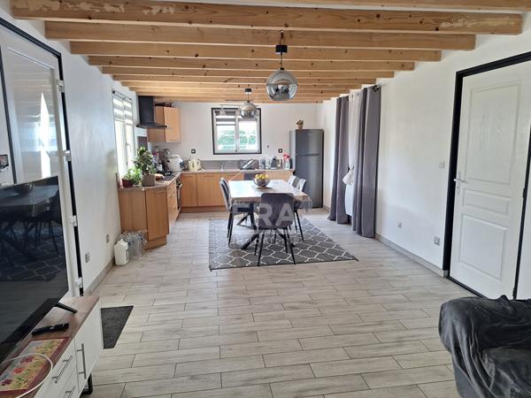 Maison individuelle avec garage.