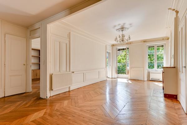 Lyon 6 - FOCH: Un appartement dernier étage, 2 chambres, 103m2.