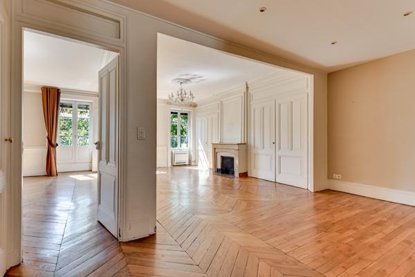 Lyon 6 - FOCH: Un appartement dernier étage, 2 chambres, 103m2.