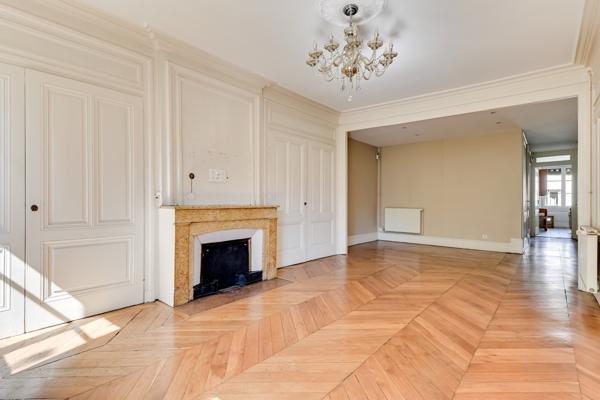 Lyon 6 - FOCH: Un appartement dernier étage, 2 chambres, 103m2.
