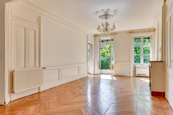 Lyon 6 - FOCH: Un appartement dernier étage, 2 chambres, 103m2.