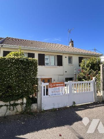MAISON PLACE DE BLEVILLE
