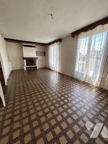 MAISON PLACE DE BLEVILLE