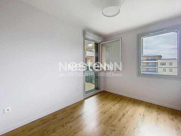 Appartement Guyancourt 3 pièce(s) 70.96 m2 3eme étage balcon calme sud est