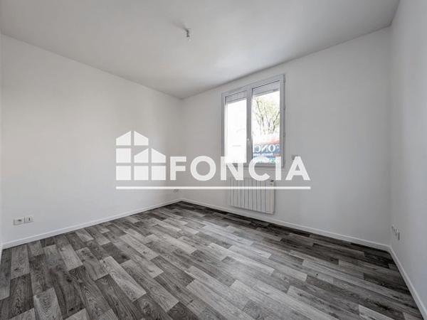 Location Studio 29.5 m² - 10-12 RUE PIERRE CORNEILLE Sotteville Les Rouen 76300