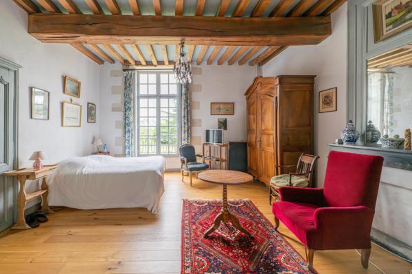 Maison
         11 pièces
        - 397 m² Bien prestige 983 250 € *
